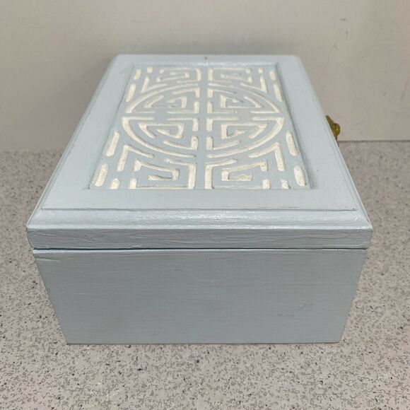 Vintage jewelry trinket keepsake box modified wood painted blue & white crafted - Picture 6 of 10